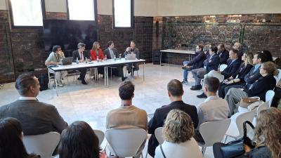 mesa de debate sobre los mercados predictivos y los retos que plantean para la regulación del juego en España